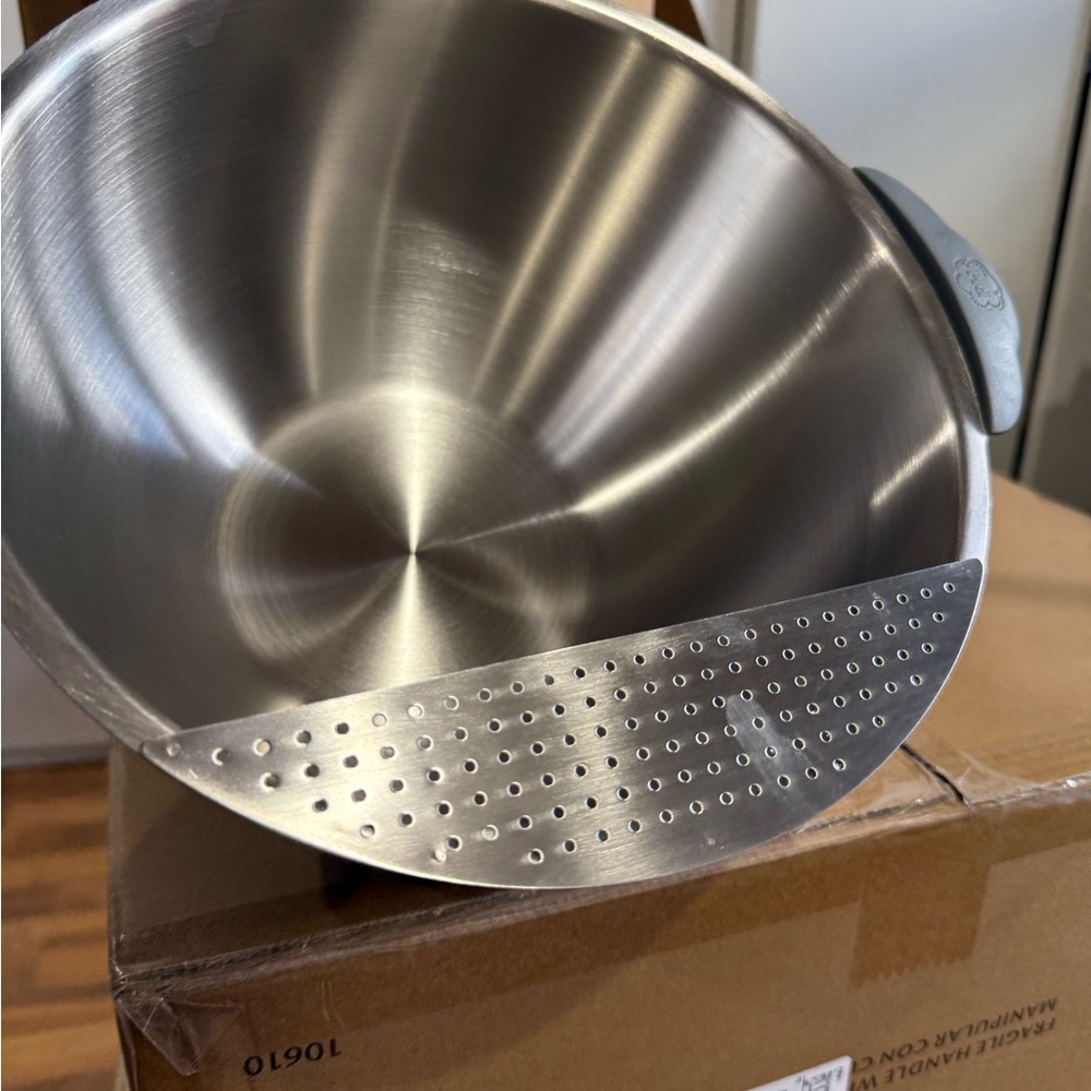 Princess House Silver and Gray Colander - Picture 2 of 4